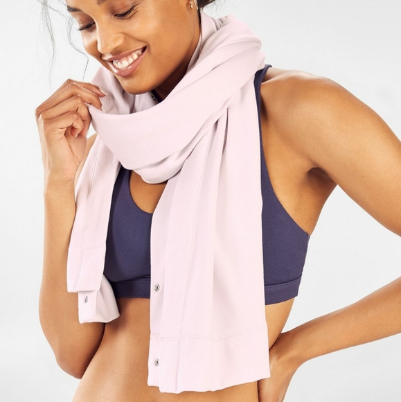 FABLETICS-The Haley Versatile Scarf - Picture 4 of 6